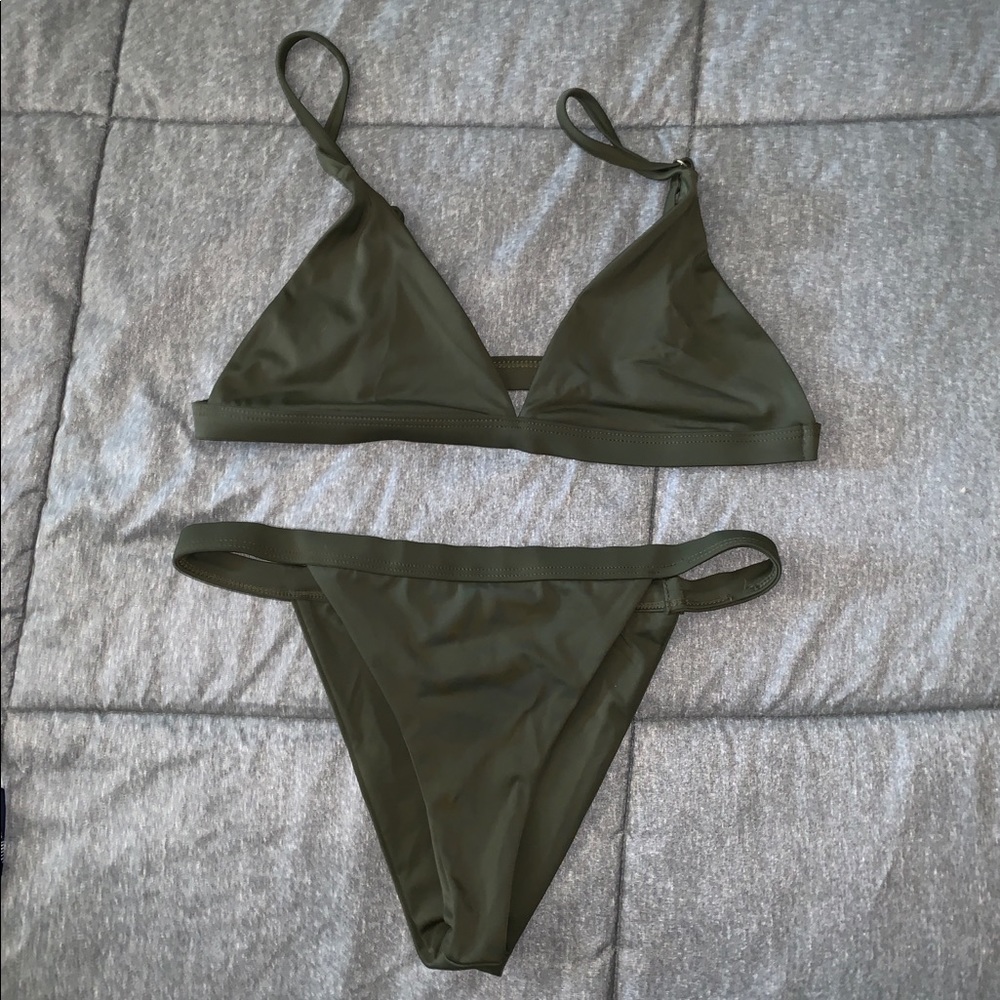 London Beach size M olive green bikini